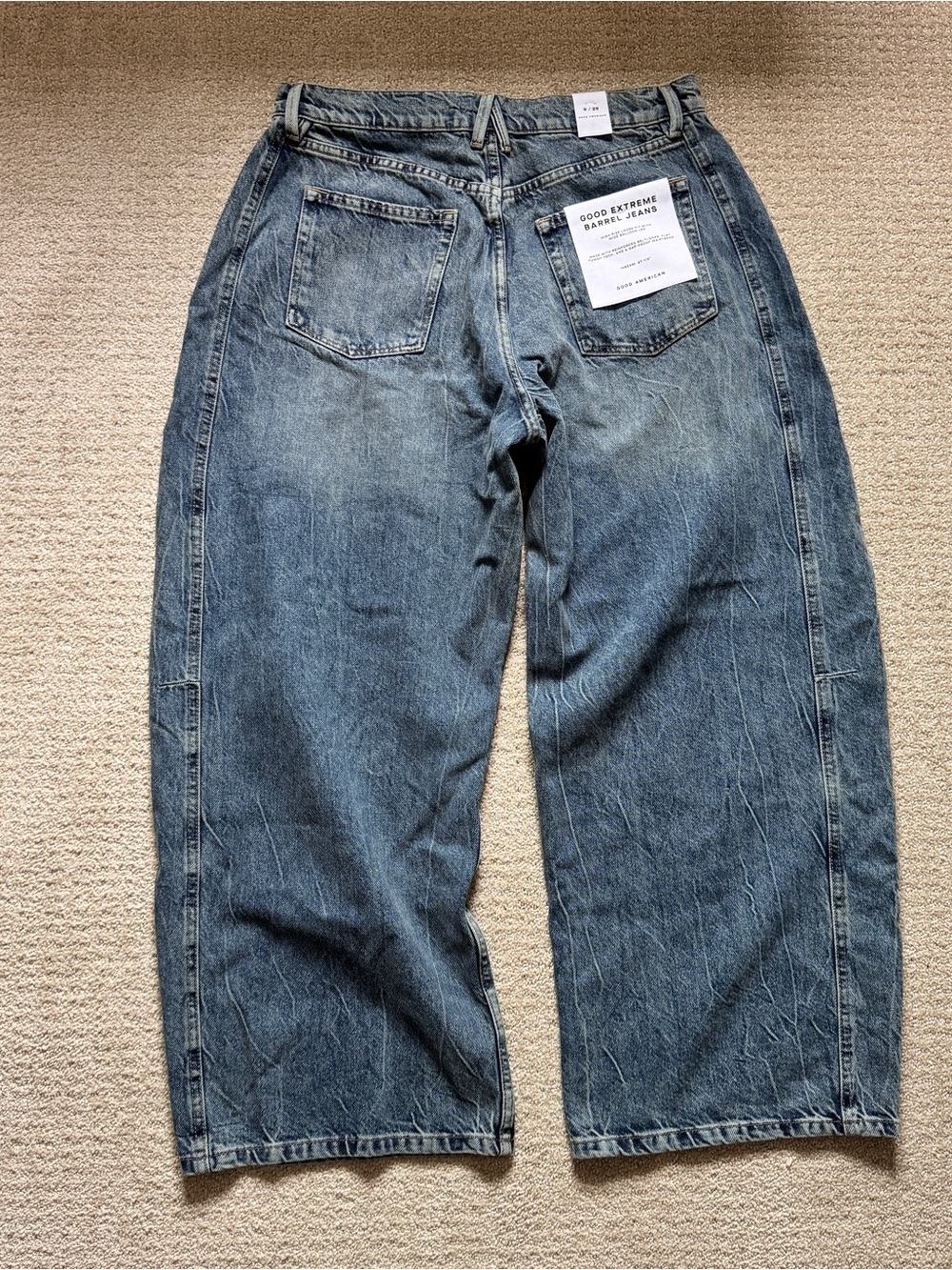 Good American Wide Leg Flared Jeans in Medium Blue - Picture 5 of 7